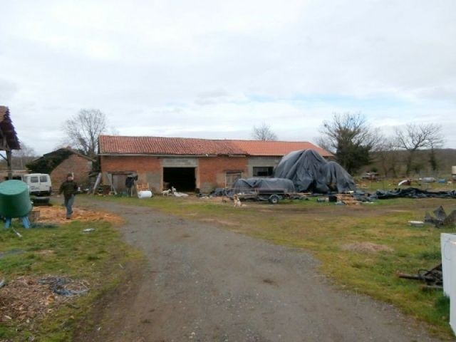 4016me Charente Farmhouse, outbuildings..