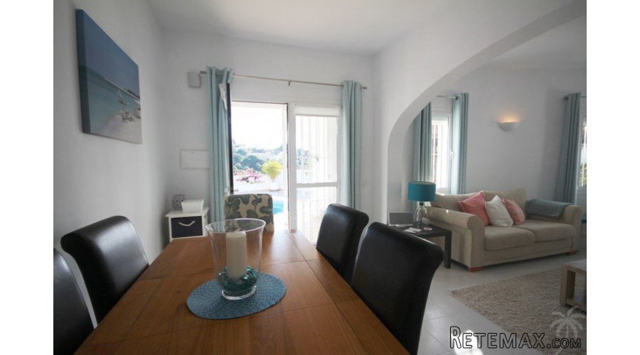 This lovely clean and well maintained villa has all the.. - 5