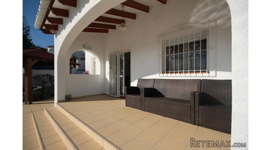 This lovely clean and well maintained villa has all the.. - 7