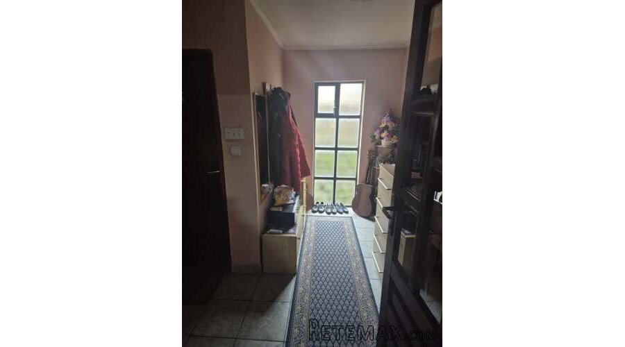 Prodajem kucu u Starim Banovcima - 11