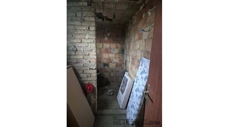 Prodajem kucu u Starim Banovcima - 20