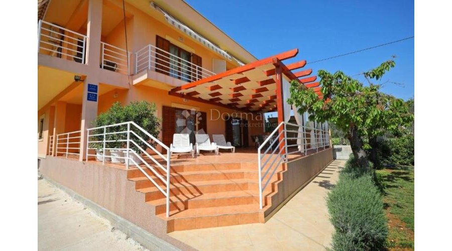 APARTMANSKA KUĆA U BLIZINI MORA I PLAŽE - SUKOŠAN - 2