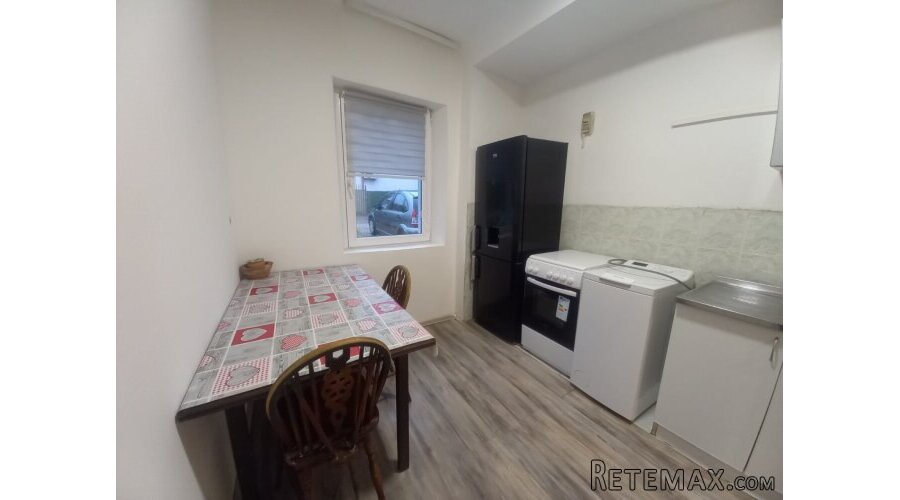 Izdajem jednosobnu kucu u Zemunu - 2