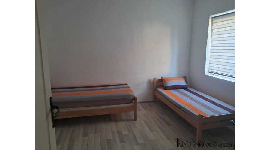 Izdajem jednosobnu kucu u Zemunu - 4