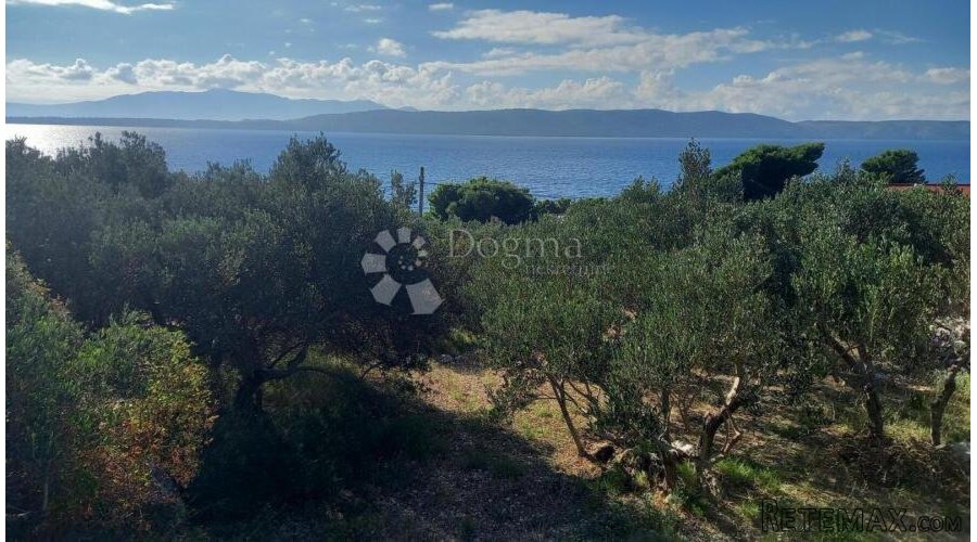 Građevinsko zemljište uz magistralu 604m2 Živogošće - 2