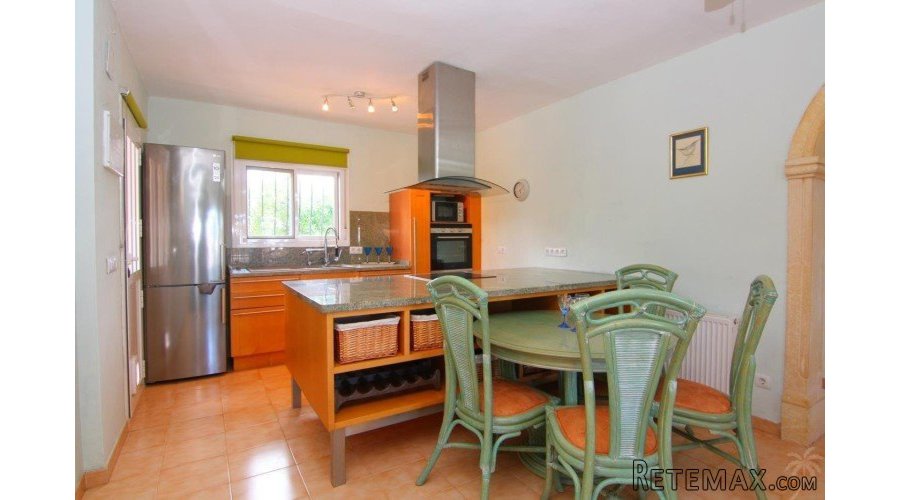 This super villa for sale in Javea is located within.. - 4