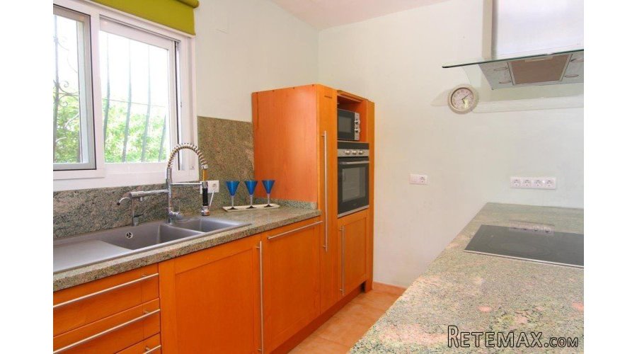 This super villa for sale in Javea is located within.. - 6
