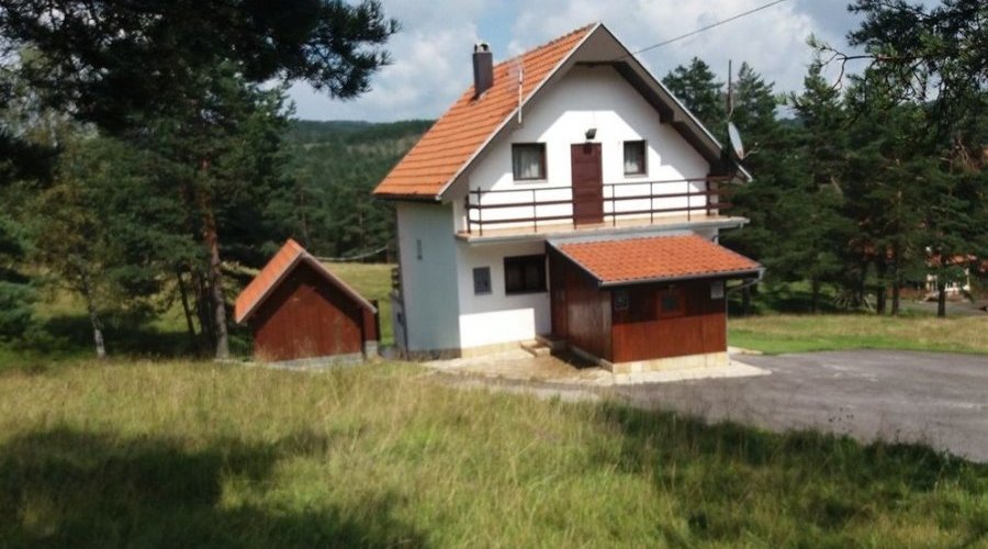 Prodajem kucu na Divcibarama - 10