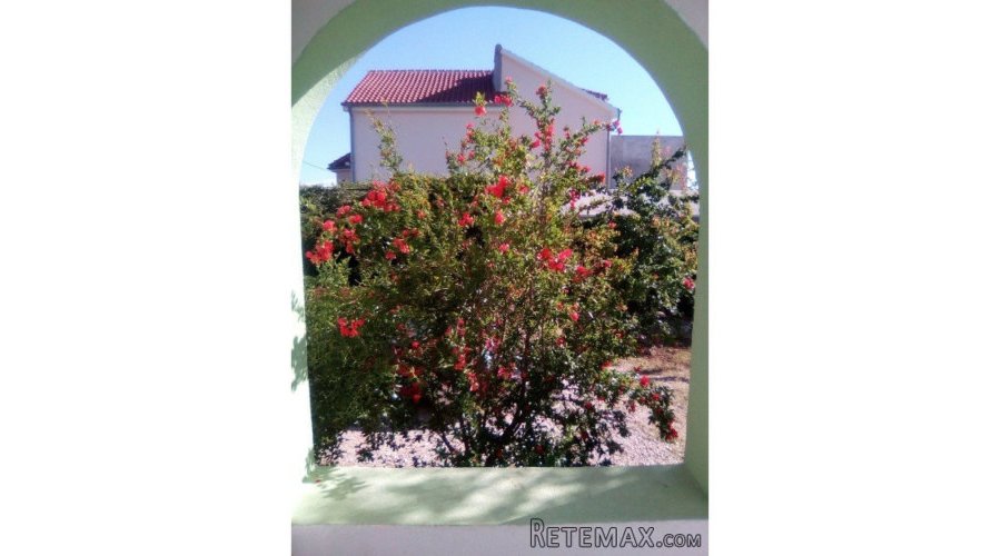 Kuća za odmor u zelenilu, s pogledom - 2