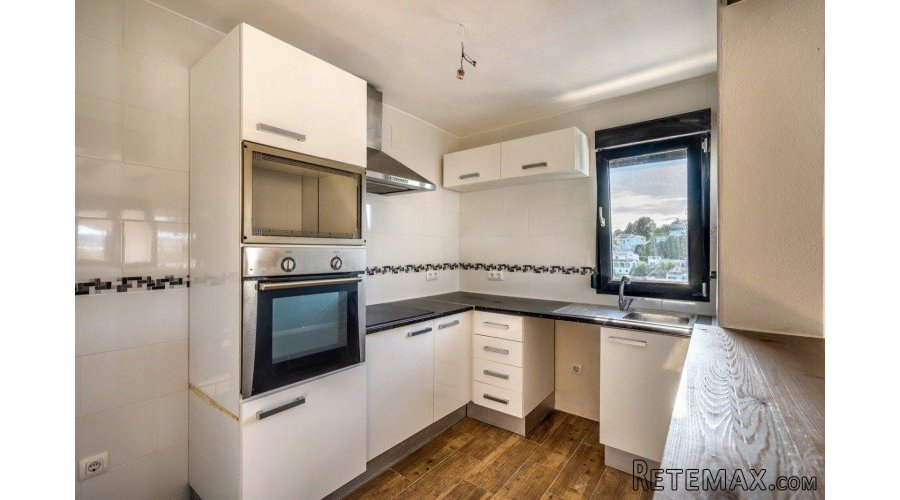 This excellent value property, completely renovated with a.. - 6