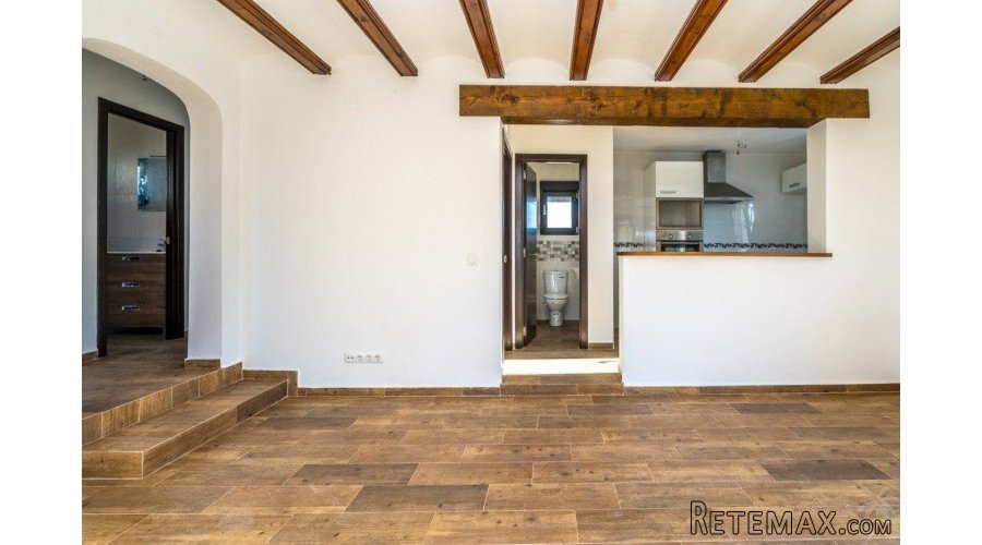 This excellent value property, completely renovated with a.. - 7