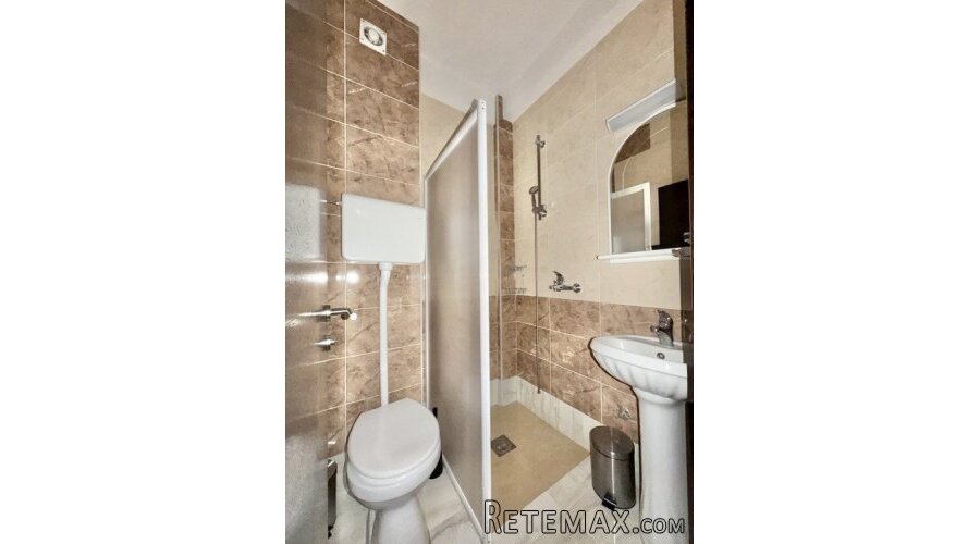 Na prodaju hotel u srcu Preljine - 8