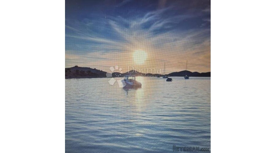 OTOK ŽUT, KORNATI pašnjak 40 000 m2