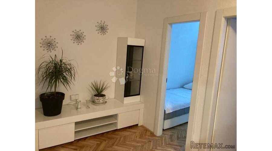Uređen stan u srcu Malog Lošinja, 40m², 2 spavaće sobe - 3