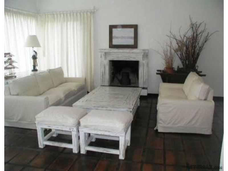5 Bedroom House - For Rent - San Rafael - 2