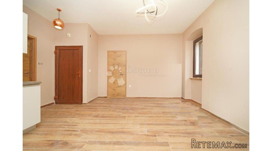 Poreč centar-renovirani stan 50 m² - 3