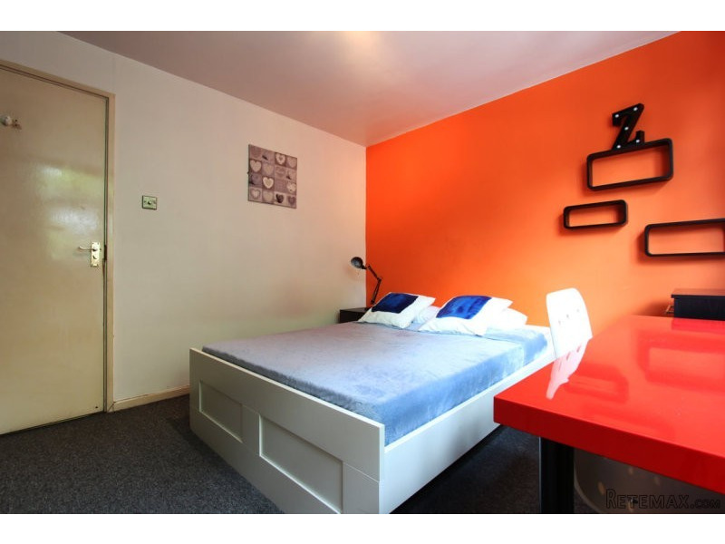 Single with double bed near Maida Vale..
