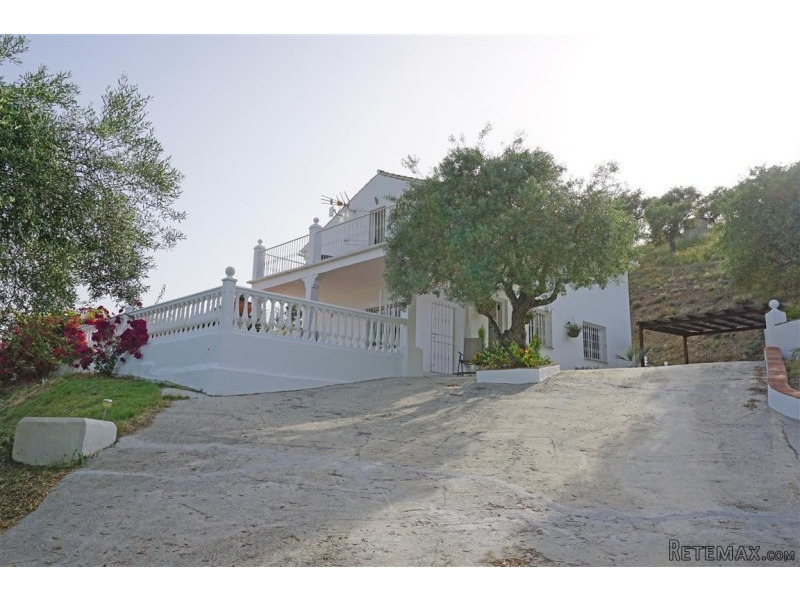 3 Bedroom Finca Villa - 2