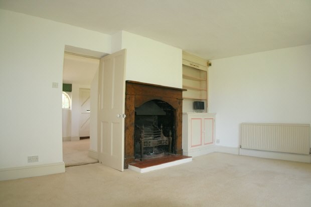 East Grinstead, West Sussex Rh19 - 2