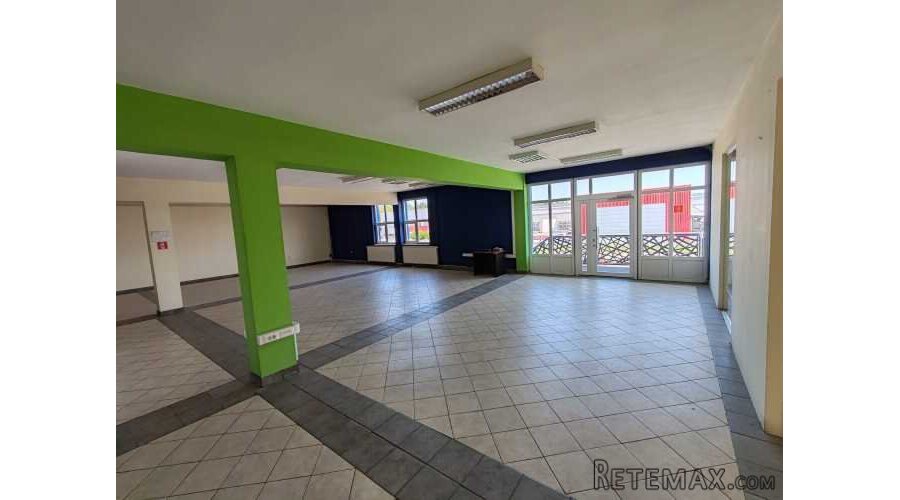 Poslovni prostor 269 m² s 10 parkirnih mjesta – idealno za t - 2