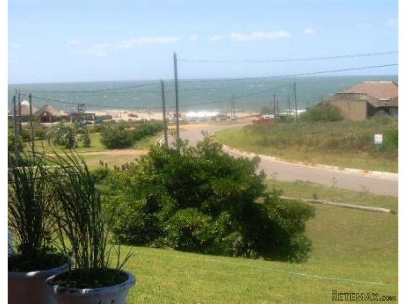 5 Bedroom House - For Rent - Montoya - 2