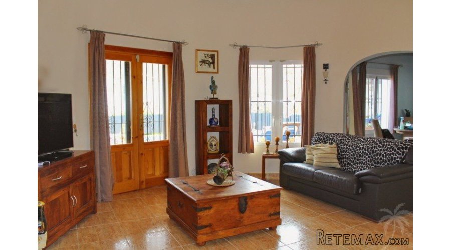 This impressive one level 2 bedroom, 2 bathroom villa is.. - 4