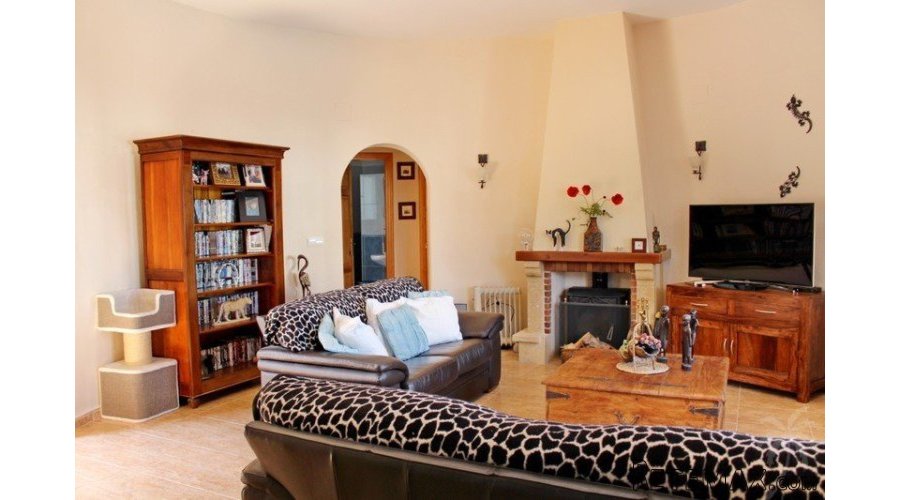 This impressive one level 2 bedroom, 2 bathroom villa is.. - 5