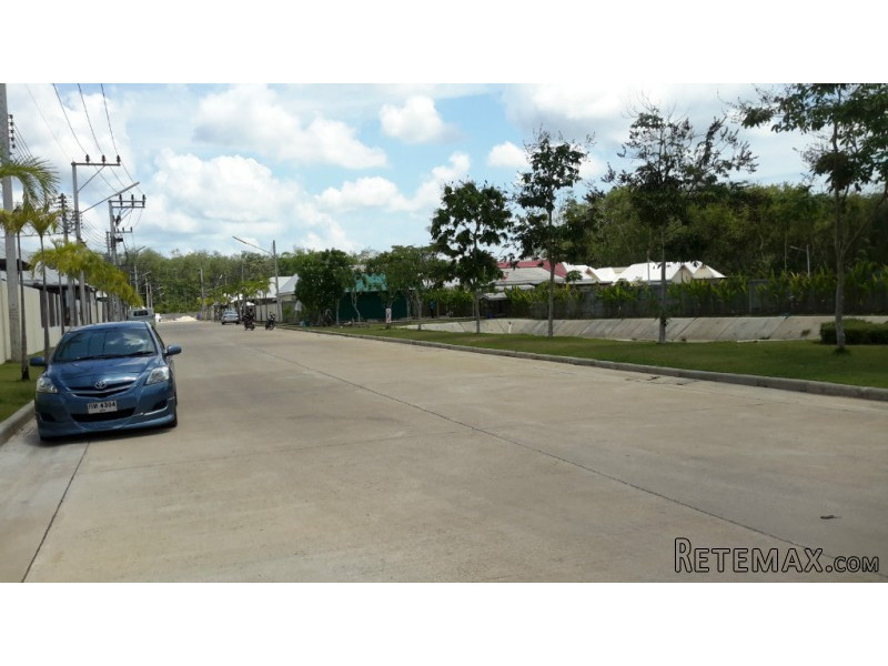 Brand New 2 Bedroom Semi-detached House.. - 2