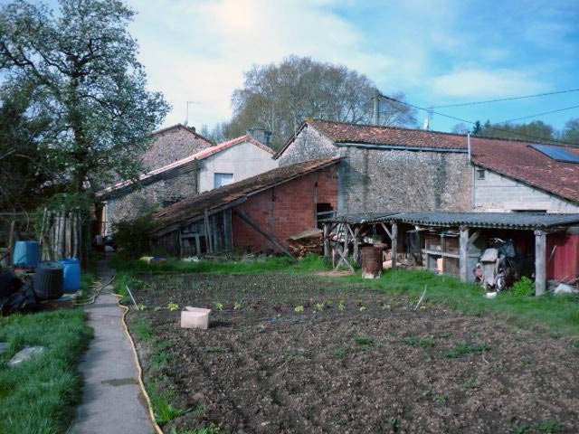 Single Storey Village House In The.. - 2