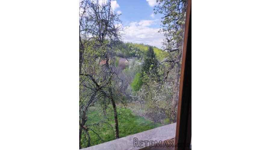 Gorski Kotar, kuća sa velikom okućnicom