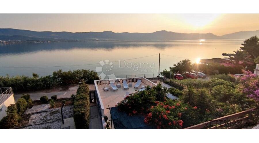 KUĆA PRVI RED UZ MORE - DVOJNA KUĆA U ARBANIJI, TROGIR
