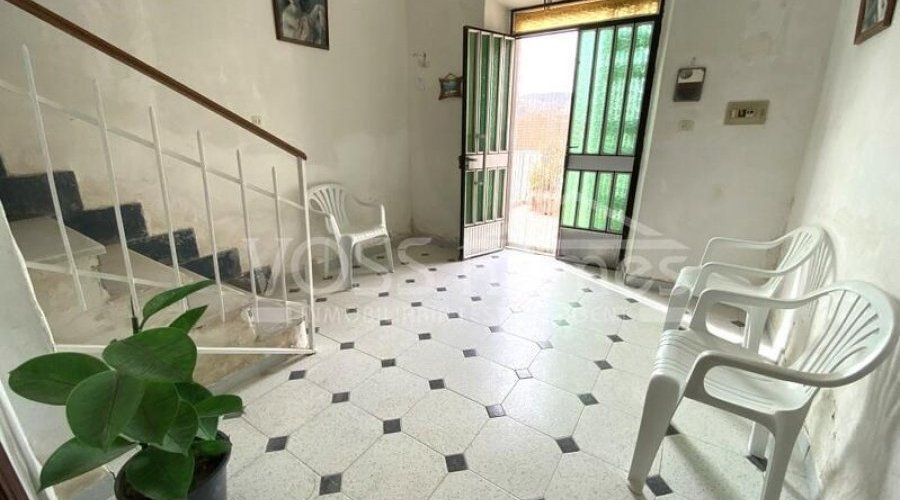 EXCLUSIVE FOR VOSS HOMES - A very interesting, 2 storey.. - 2