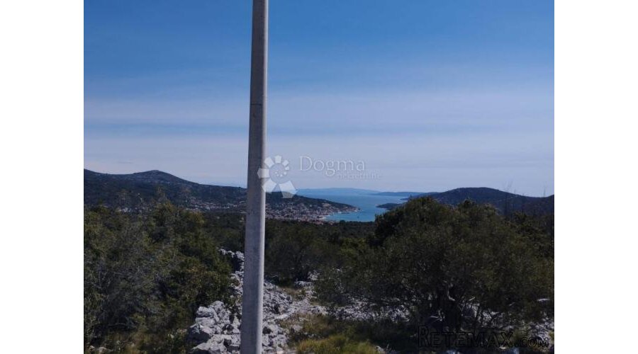 GRAĐEVINSKO ZEMLJIŠTE S PREDIVNIM POGLEDOM VINIŠĆE