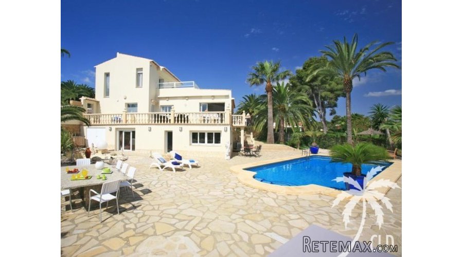 This stylish property, with unmistakeable Italian features.. - 2