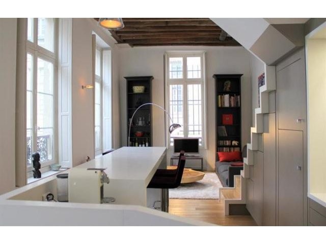 2 bedroom Property For Sale: Paris 3rd..