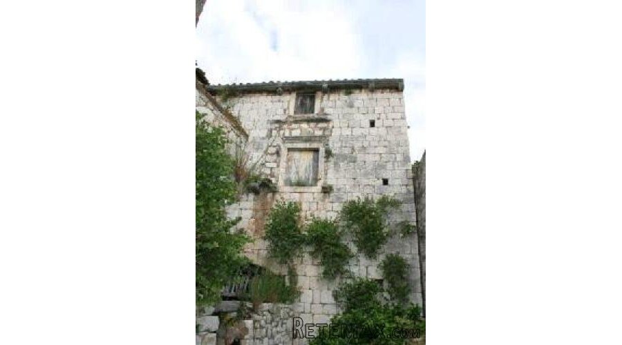 KAMENA KUĆA, LASTOVO