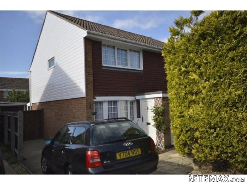 Unfurnished 2 bedroom Property For..