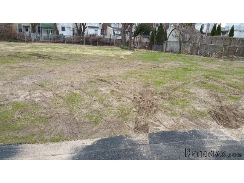 17 Weinberg Pl Trenton, NJ, 08638..