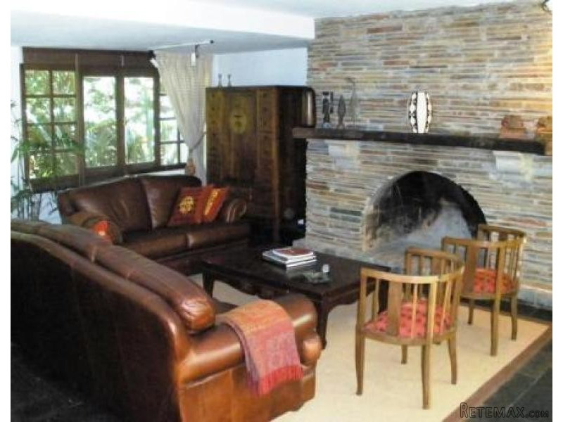 4 Bedroom House - For Rent - Rinc. Del.. - 2
