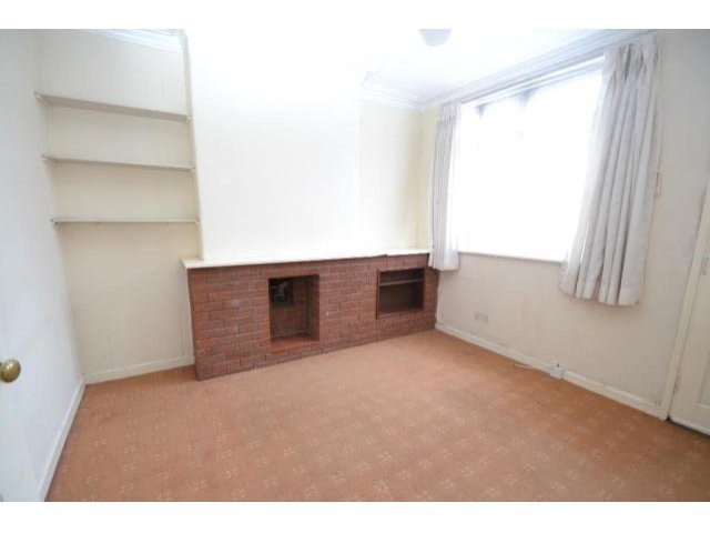 House - A two bedroom property located.. - 2
