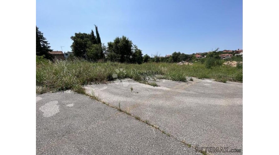 Tri parcele s pogledom na more