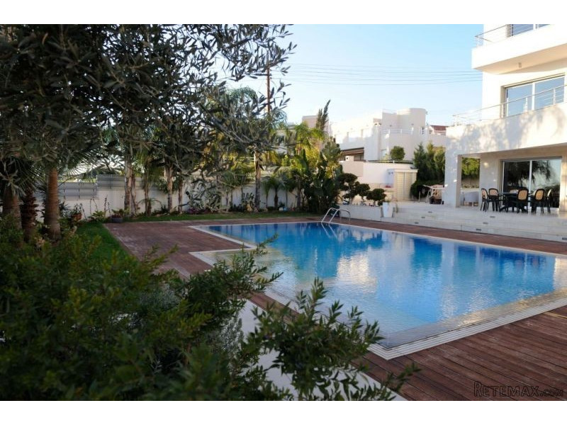 3 level luxury high quality Villa in..