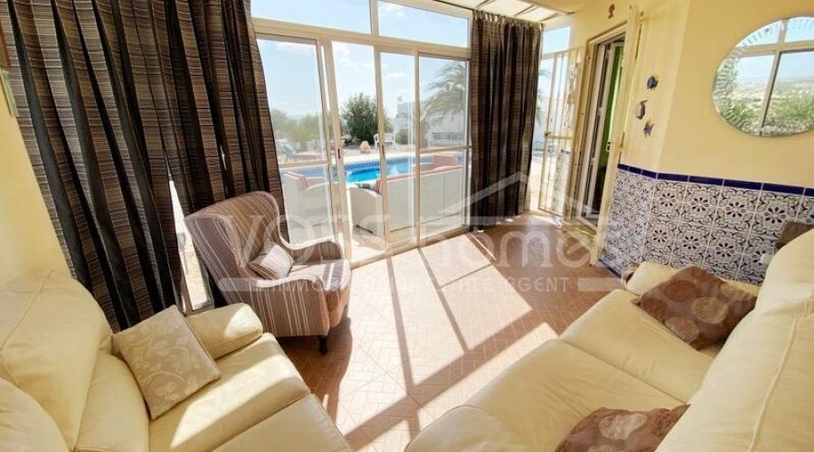 NEW & EXCLUSIVE TO VOSS HOMES - A lovingly presented, 3.. - 9