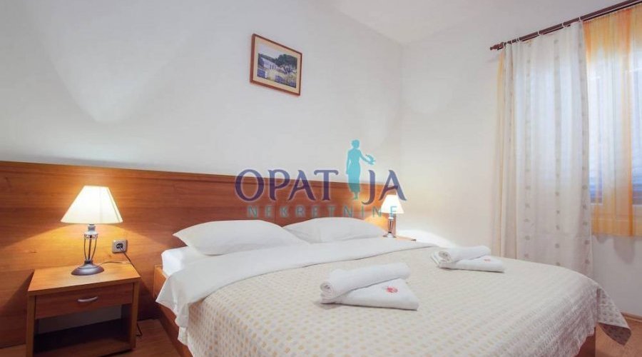 Murter/okolica, hotel prvi red do mora