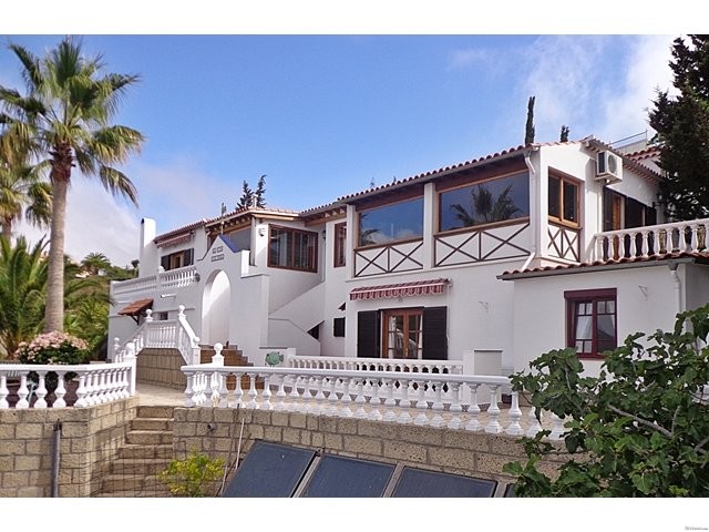 5 Bedrooms - Chalet - Arona - For Sale
