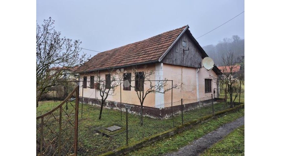 Kuća s prostranom okućnicom na odličnoj lokaciji uz glavnu c - 2