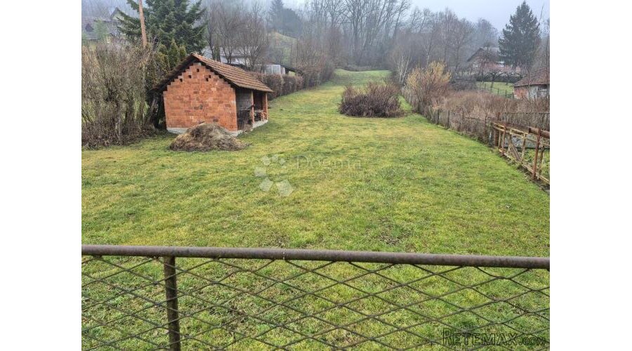 Kuća s prostranom okućnicom na odličnoj lokaciji uz glavnu c - 3