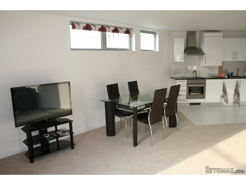 Aldgate East, E1 1EQ [ID: 9FC] - 2