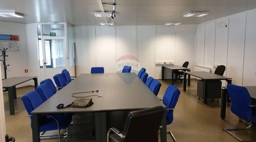 RIJEKA, CENTAR - ZAKUP UREDSKOG PROSTORA, 840 m2