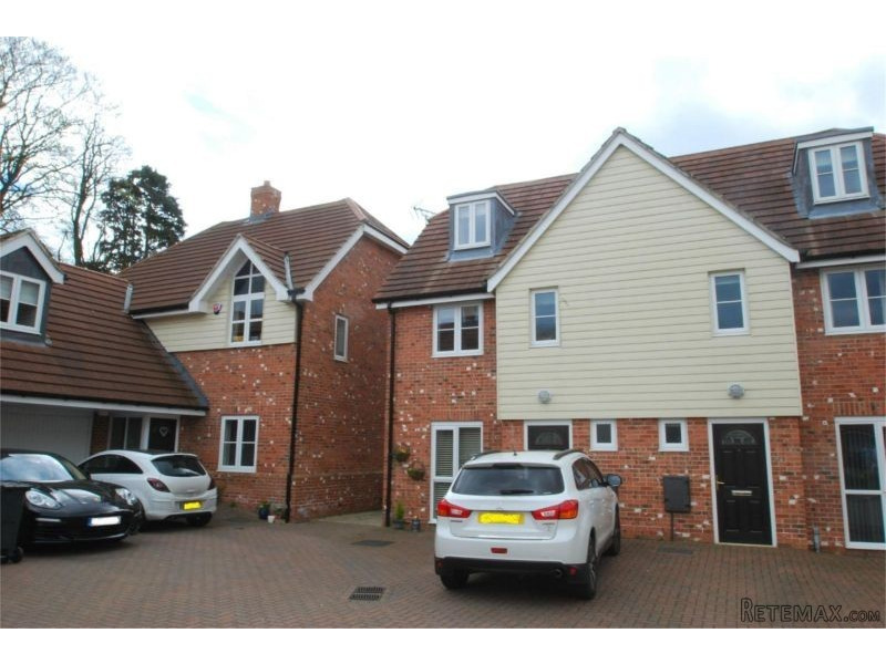 3 Bedroom Town House